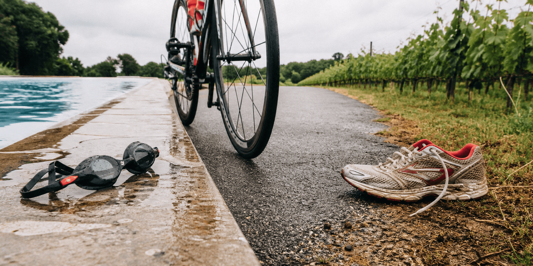 Schwimmbrille, Rennrad und Laufschuh — die drei Disziplinen des Trimmathlon
